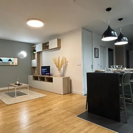 Moderne & Cosy Avec Parking 10 Min Centre Lyon * Caluire-et-Cuire